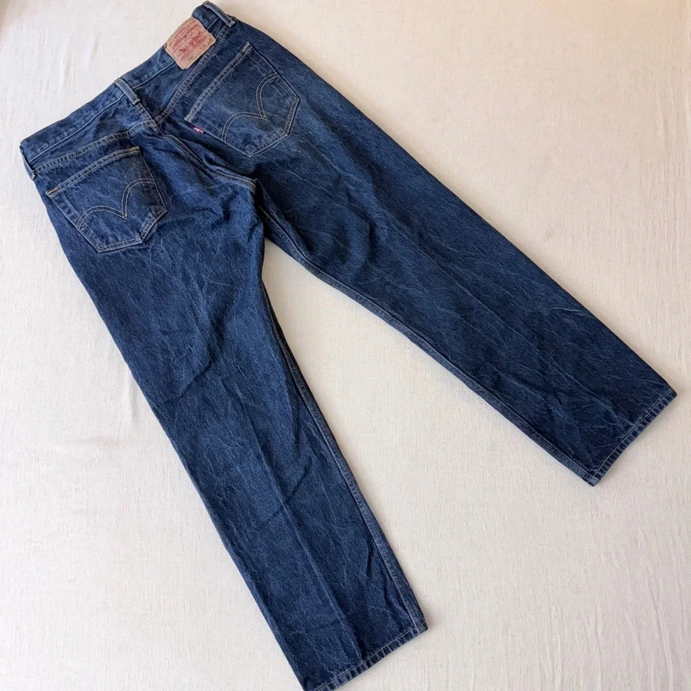 Levis 501 Original Straight Fit Jeans Mens 35x32 Dark Wash Blue Denim Button Fly